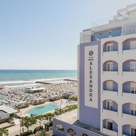 Hotel Alexandra - Beach Front - Healthy Xxl Breakfast & Brunch Until 12 30 - Parking Included Misano Adriatico Exteriör bild
