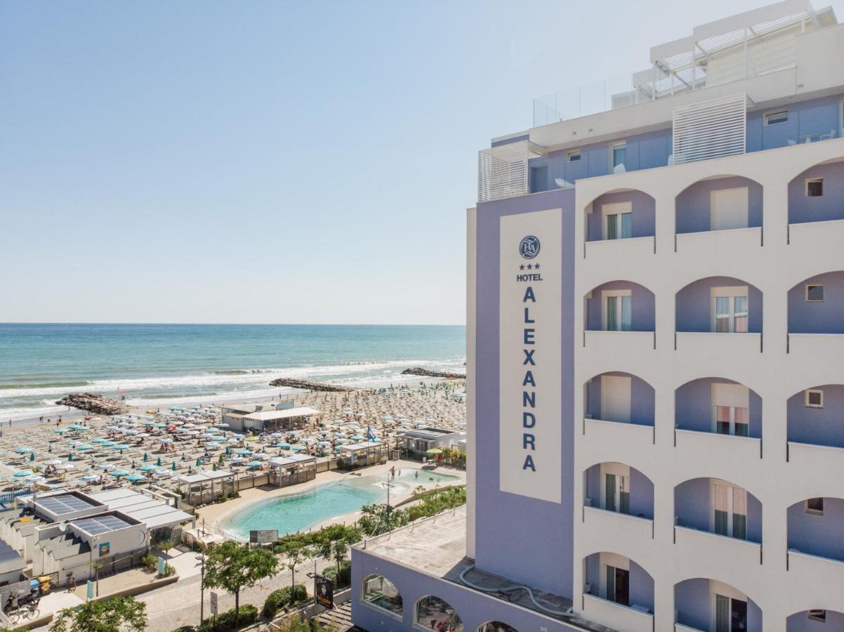 Hotel Alexandra - Beach Front - Healthy Xxl Breakfast & Brunch Until 12 30 - Parking Included Misano Adriatico Exteriör bild