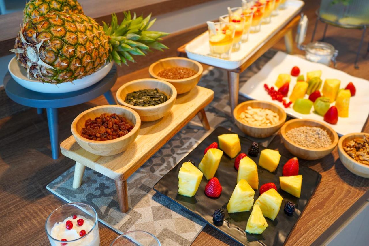 Hotel Alexandra - Beach Front - Healthy Xxl Breakfast & Brunch Until 12 30 - Parking Included Misano Adriatico Exteriör bild