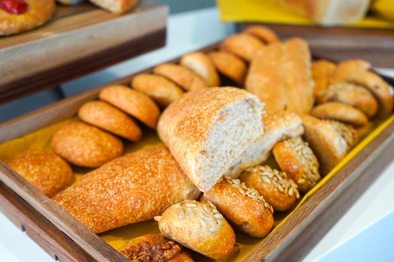 Hotel Alexandra - Beach Front - Healthy Xxl Breakfast & Brunch Until 12 30 - Parking Included Misano Adriatico Exteriör bild